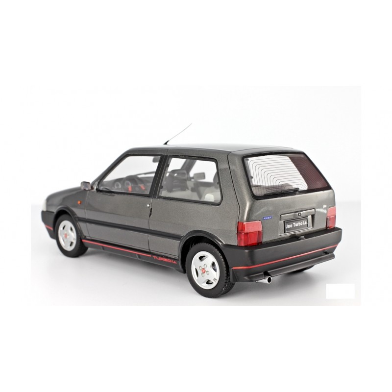 Fiat Uno Turbo MK2 1990 stříbrná modely aut Laudoracing Model 1 18