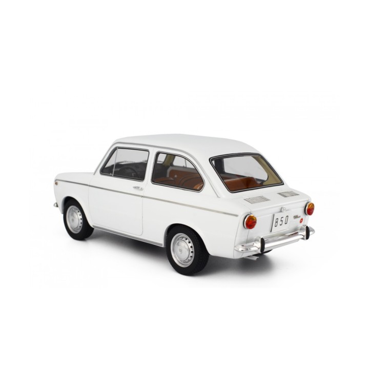 Seat 850 Especial 1968 white, Laudoracing-Model 1/18 scale