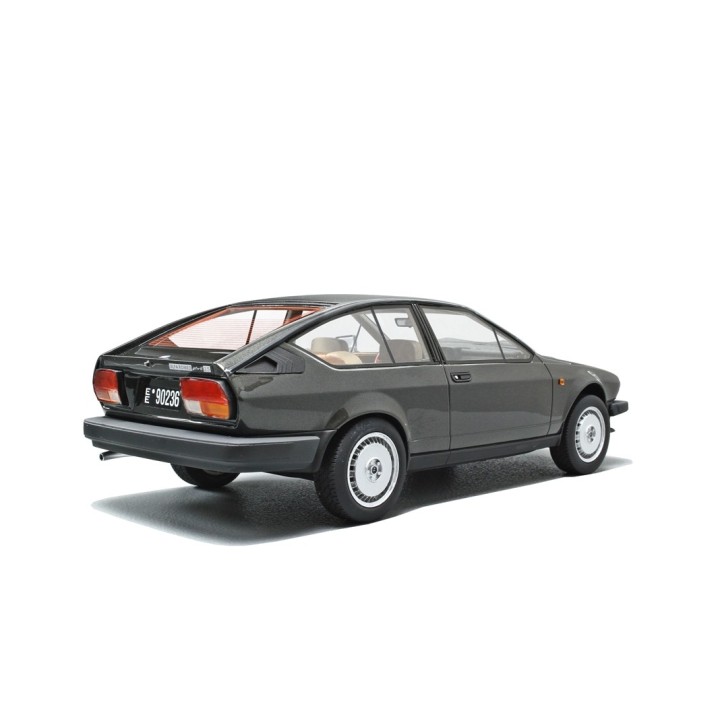 Alfa Romeo GTV 6 2.5 1980 grey, Laudoracing-Model 1/18 scale