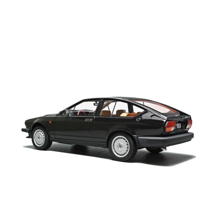 Alfa Romeo GTV 6 2.5 1980 black, Laudoracing-Model 1/18 scale