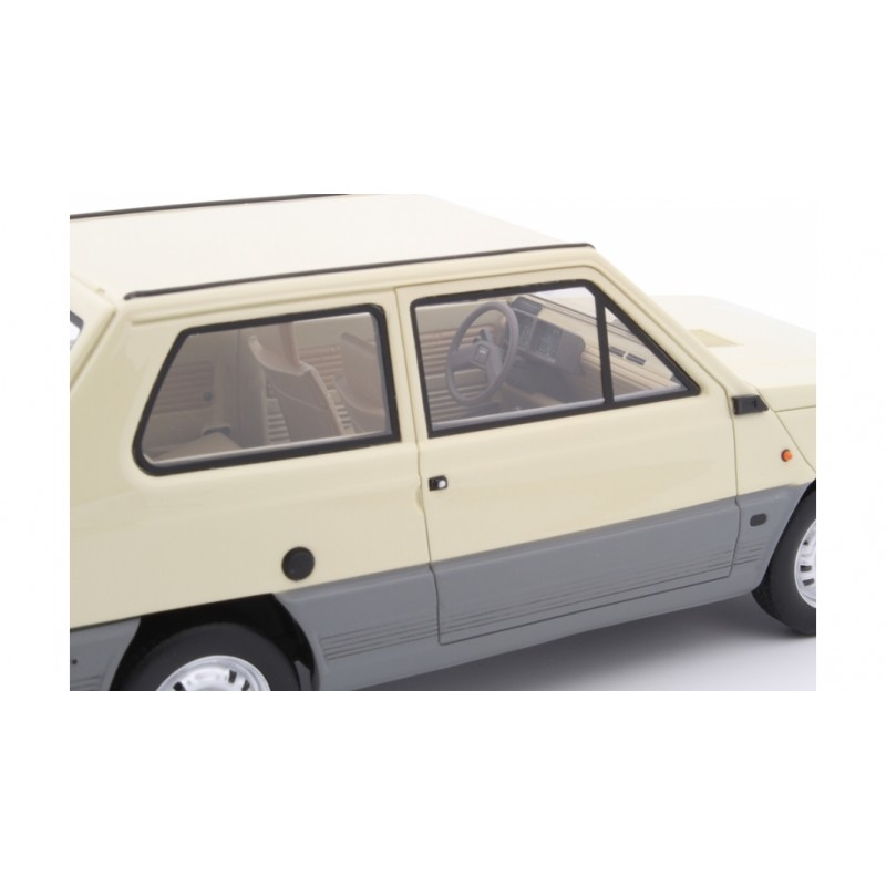 Fiat Panda 45 1980 beige die tolle Kiste diecast modelcar + showcase Salvat  1:24