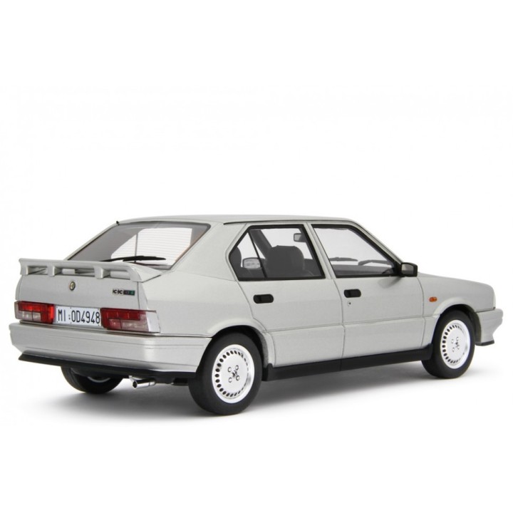 Alfa Romeo Alfa 33 1.7 Q.V. 1986 stříbrná, Laudoracing-Model 1:18
