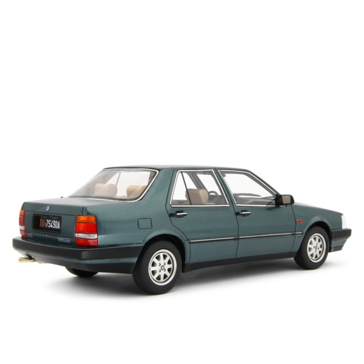 Lancia Thema 2.0 i.e. Turbo 1984 modrá, Laudoracing-Model 1:18