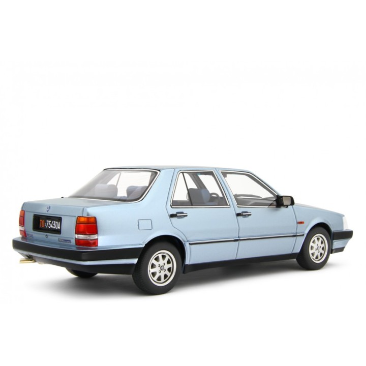 Lancia Thema 2.0 i.e. Turbo 1994 light blue, Laudoracing-Model 1/18 scale