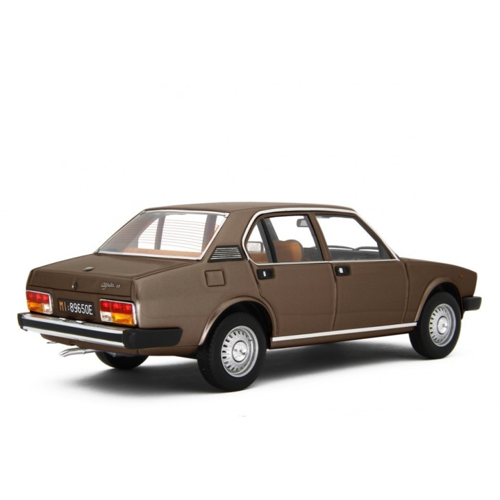 Alfa Romeo Alfetta 2.0 1978 hnědá, Laudoracing-Model 1:18