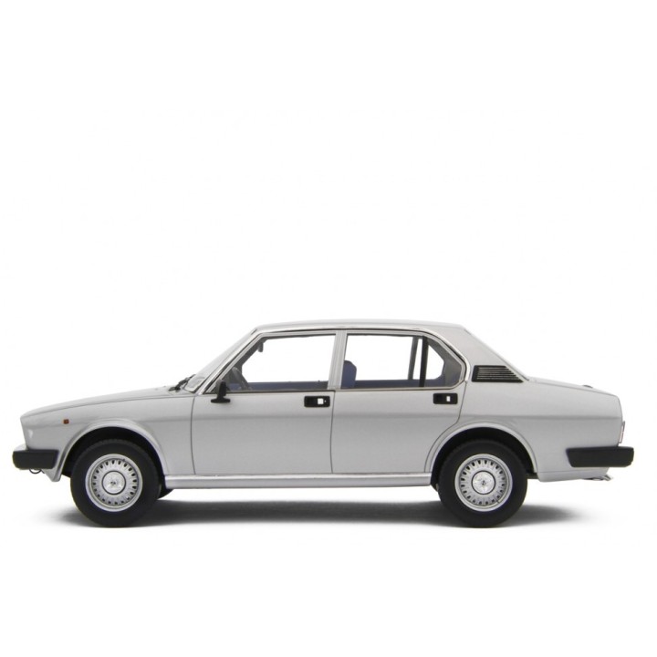 Alfa Romeo Alfetta 2.0 1978 silver, Laudoracing-Model 1/18 scale