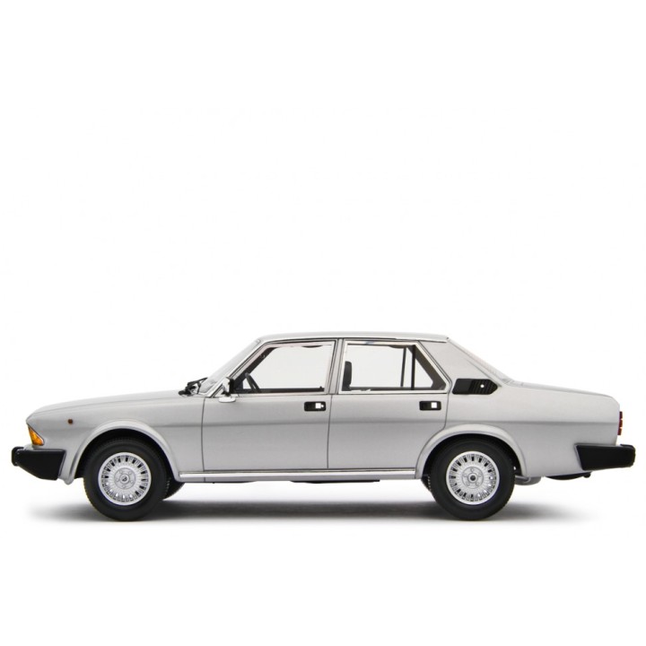 Alfa Romeo 6 2.5 1979 stříbrná, Laudoracing-Model 1:18