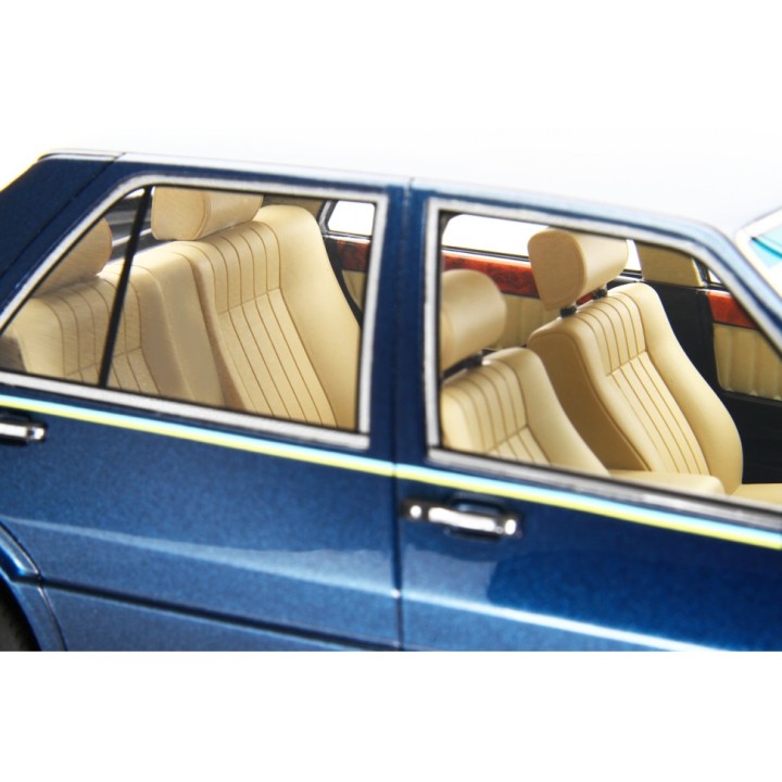 Lancia Thema 8.32 1986 blue, Laudoracing-Model 1/18 scale