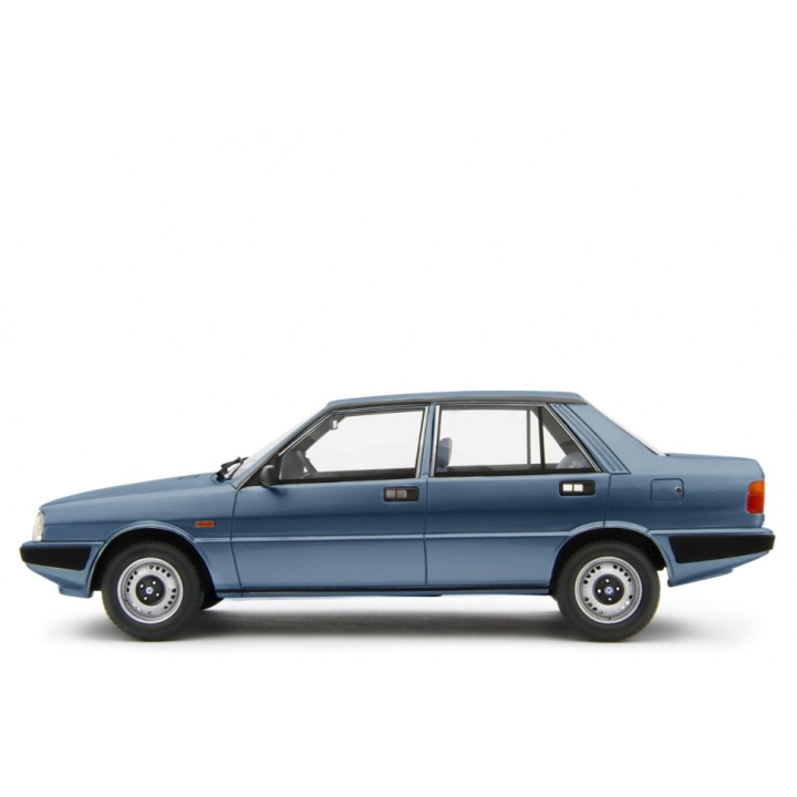 Lancia Prisma 1300 1985 blue, Laudoracing-Model 1/18 scale