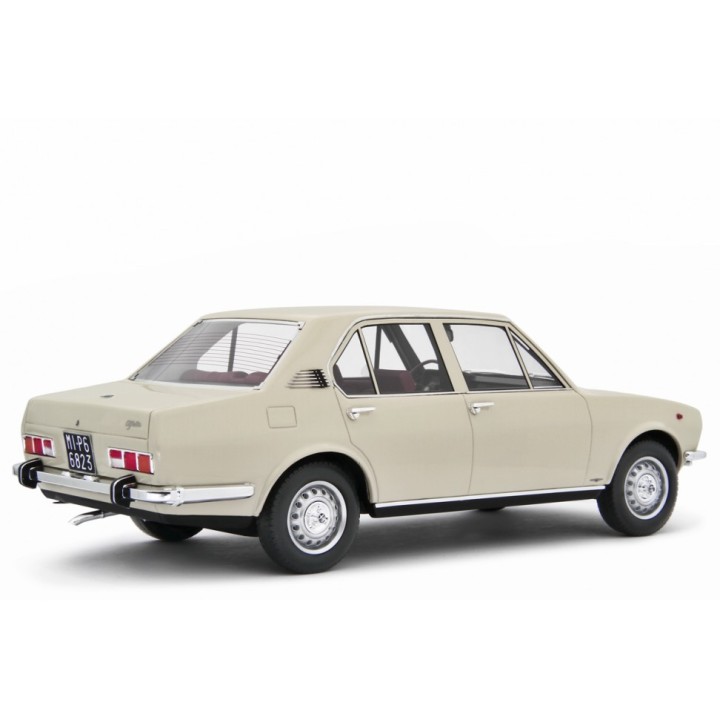 Alfa Romeo Alfetta 1.8 1972 beige, Laudoracing-Model 1/18 scale