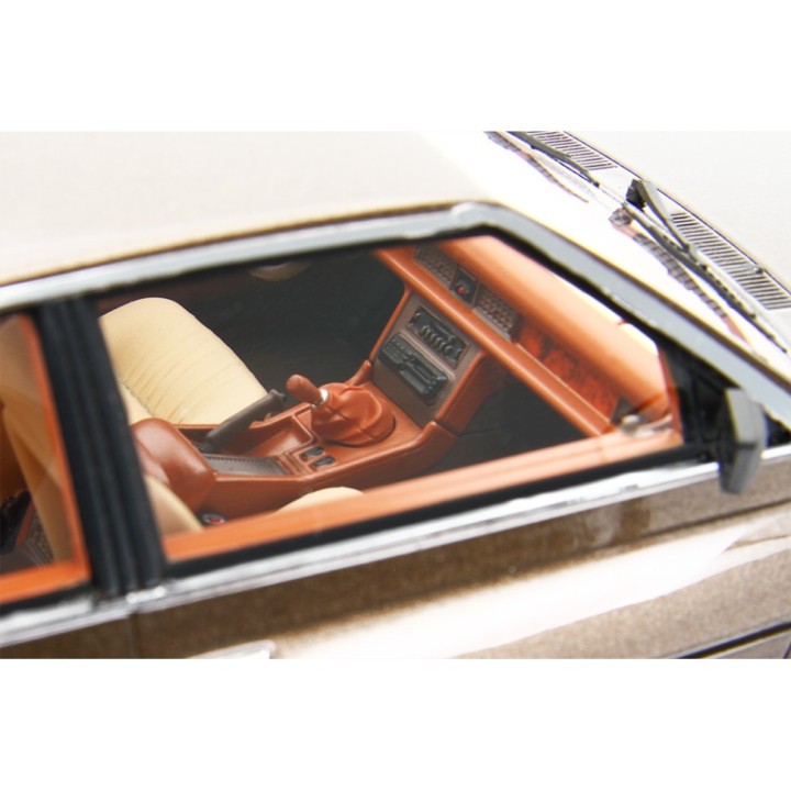 Maserati Biturbo 2.0 1982 hnědá, Laudoracing-Model 1:18