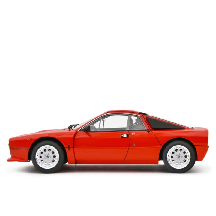 Lancia 037 Rally Stradale 1982 red, Laudoracing-Model 1/18 scale