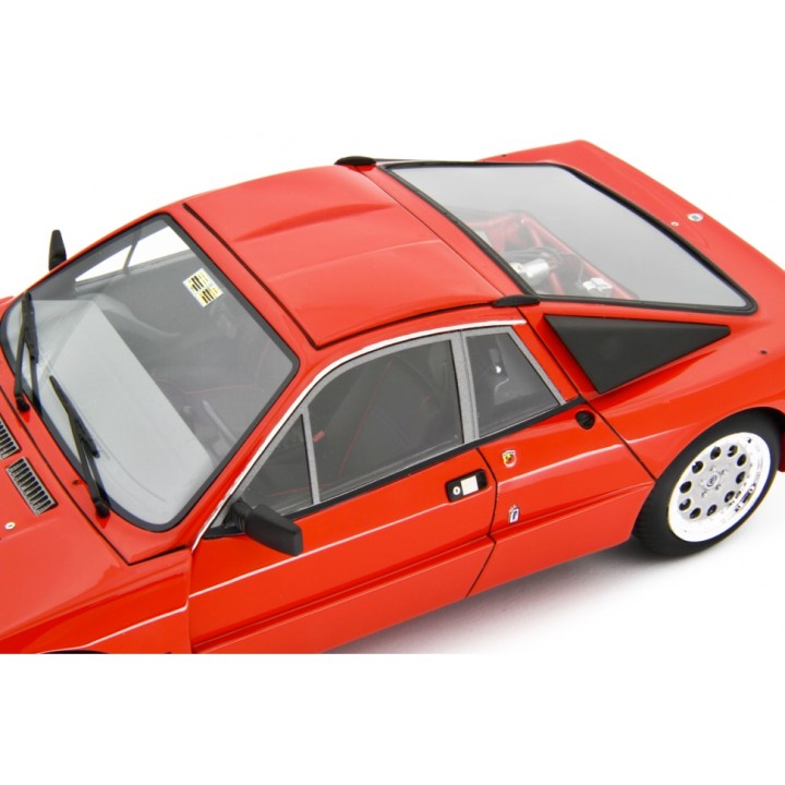 Lancia 037 Rally Stradale 1982 red, Laudoracing-Model 1/18 scale