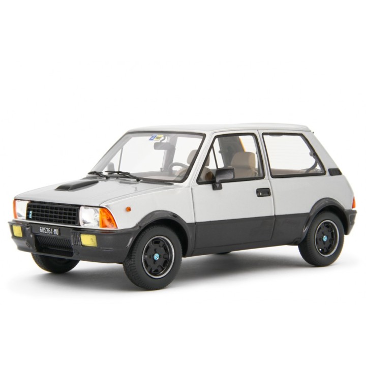 Innocenti De Tomaso Turbo 1983 stříbrná, Laudoracing-Model 1:18