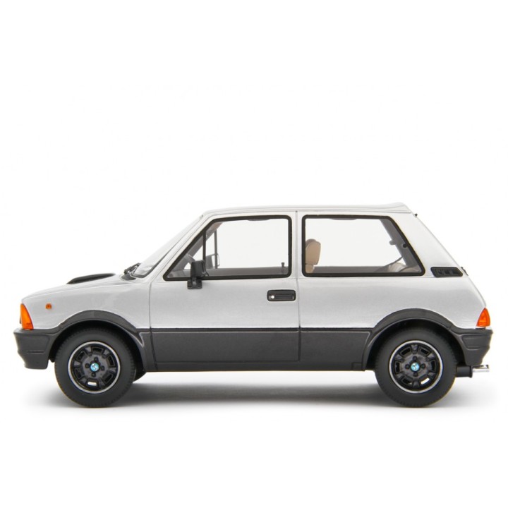 Innocenti De Tomaso Turbo 1983 silver, Laudoracing-Model 1/18 scale