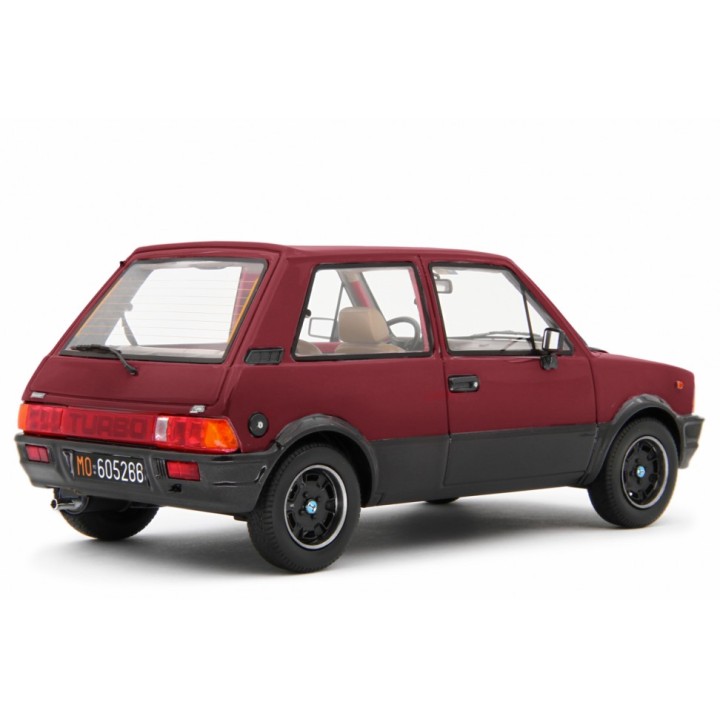 Innocenti De Tomaso Turbo 1983 red, Laudoracing-Model 1/18 scale