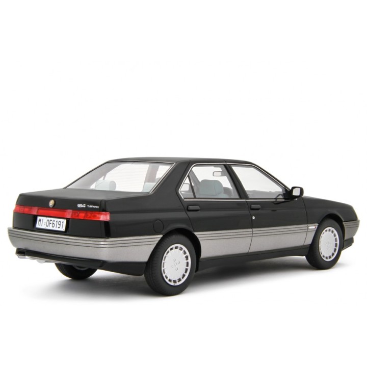 Alfa Romeo 164 2.0 Twin Spark 1987 black, Laudoracing-Model 1/18 scale