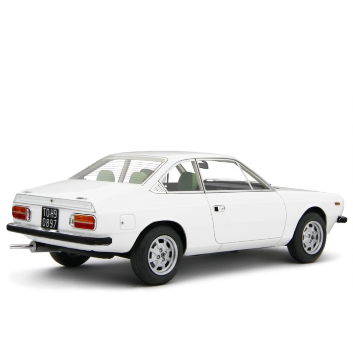 Lancia Beta Coupé 1.6 1973 white, Laudoracing-Model 1/18 scale