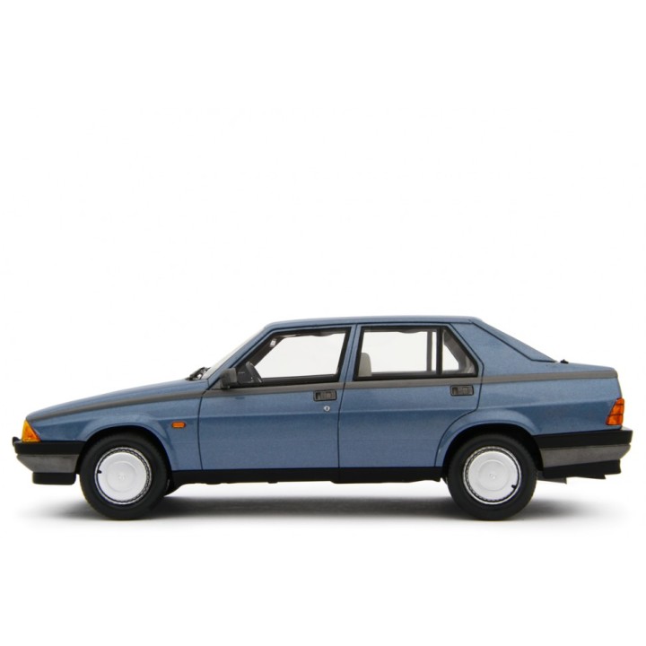 Alfa Romeo 75 1.6-1.8 1985 blue, Laudoracing-Model 1/18 scale