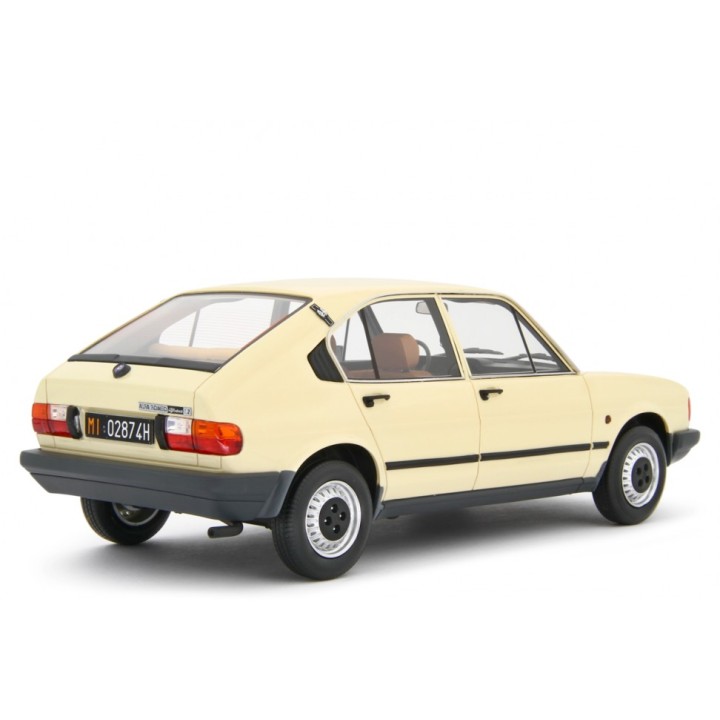 Alfa Romeo Alfasud 1.2 1980 beige, Laudoracing-Model 1/18 scale