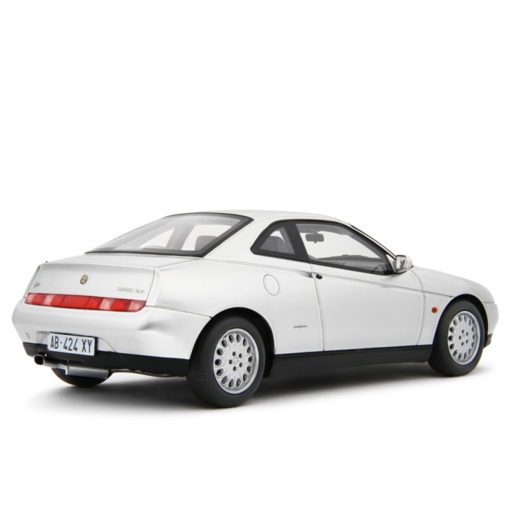 Alfa Romeo GTV 2.0 T.Spark 16V 1995 silver, Laudoracing-Model 1/18 scale