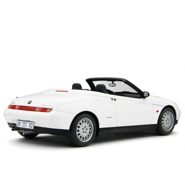 Alfa Romeo Spider 2.0 T.Spark 16V 1995 white, Laudoracing-Model 1/18 scale
