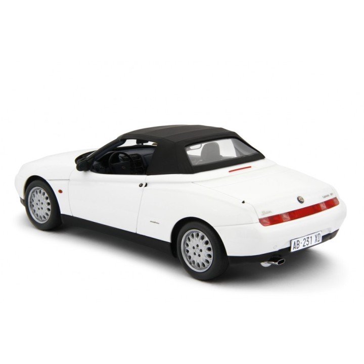 Alfa Romeo Spider 2.0 T.Spark 16V 1995 white, Laudoracing-Model 1/18 scale