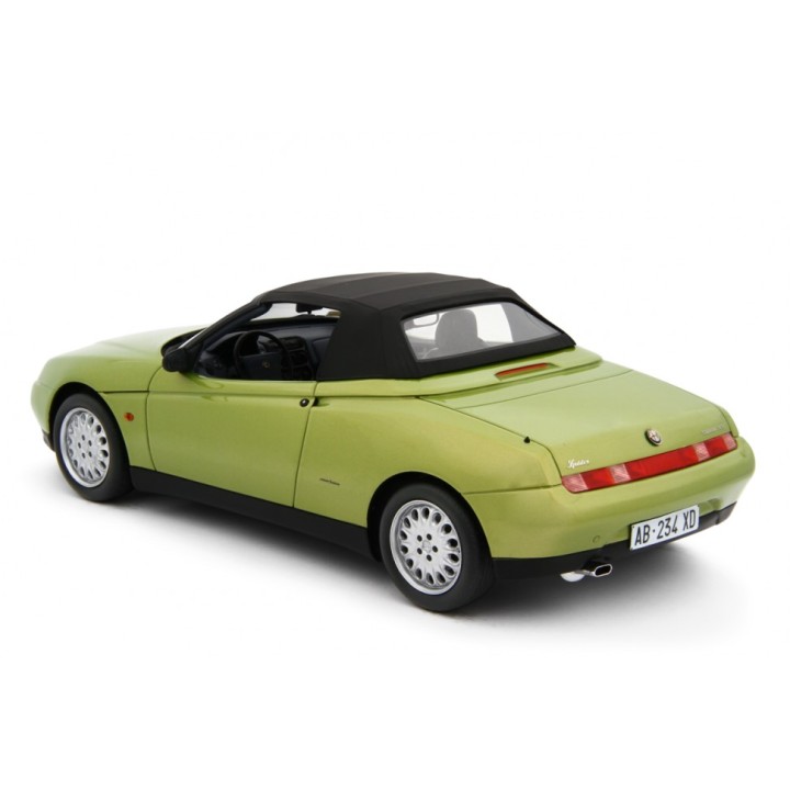 Alfa Romeo Spider 2.0 T.Spark 16V 1995 green, Laudoracing-Model 1/18 scale
