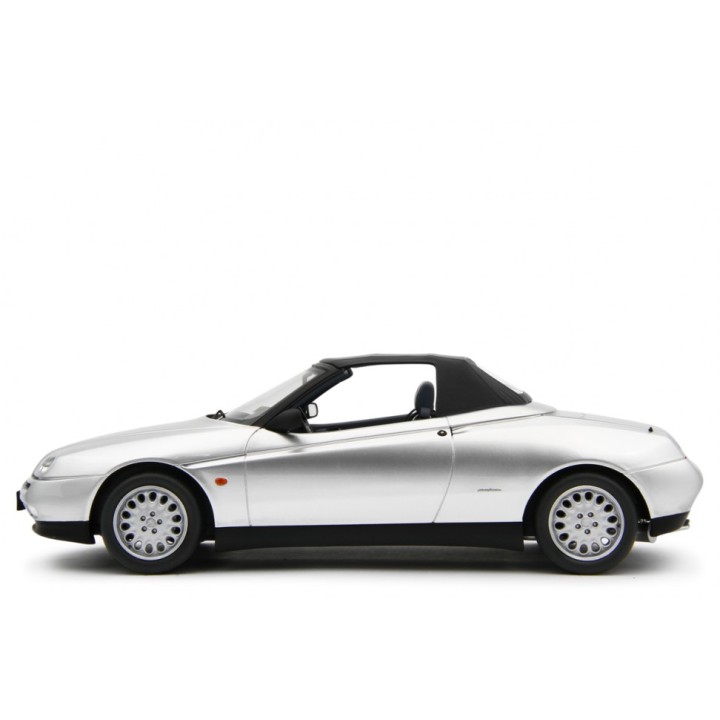 Alfa Romeo Spider 2.0 T.Spark 16V 1995 silver, Laudoracing-Model 1/18 scale