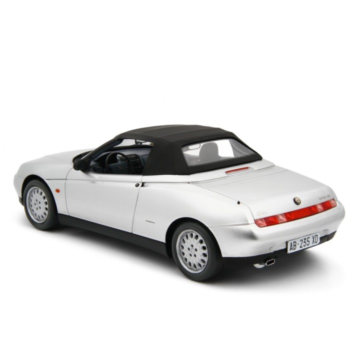 Alfa Romeo Spider 2.0 T.Spark 16V 1995 silver, Laudoracing-Model 1/18 scale