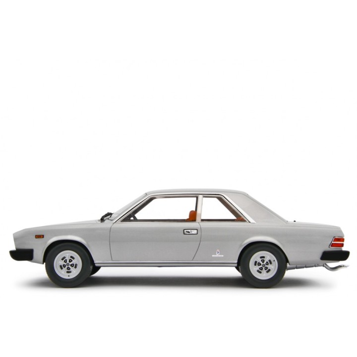 Fiat 130 Coupe 1971 stříbrná, Laudoracing-Model 1:18