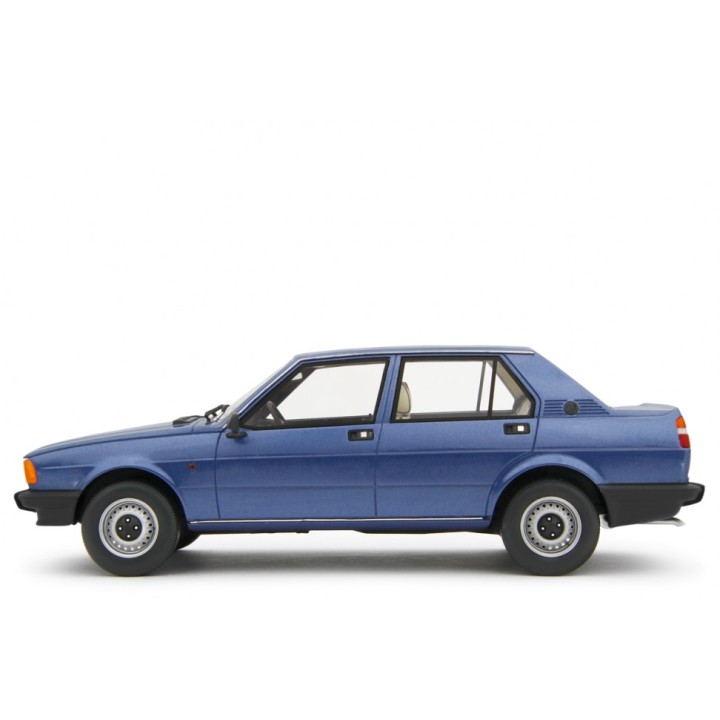 Alfa Romeo Giulietta 1.6 1980 blue, Laudoracing-Model 1/18 scale