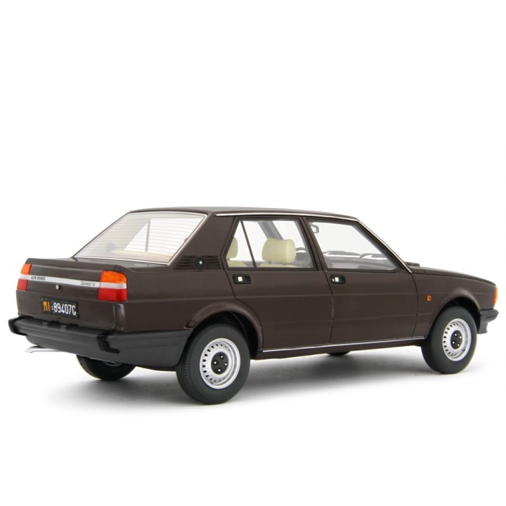 Alfa Romeo Giulietta 1.6 1980 hnědá, Laudoracing-Model 1:18