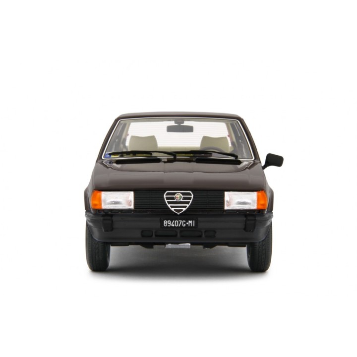 Alfa Romeo Giulietta 1.6 1980 brown, Laudoracing-Model 1/18 scale