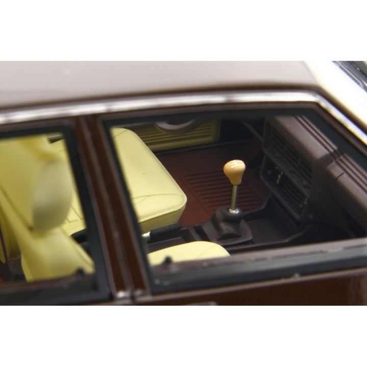 Alfa Romeo Giulietta 1.6 1980 hnědá, Laudoracing-Model 1:18