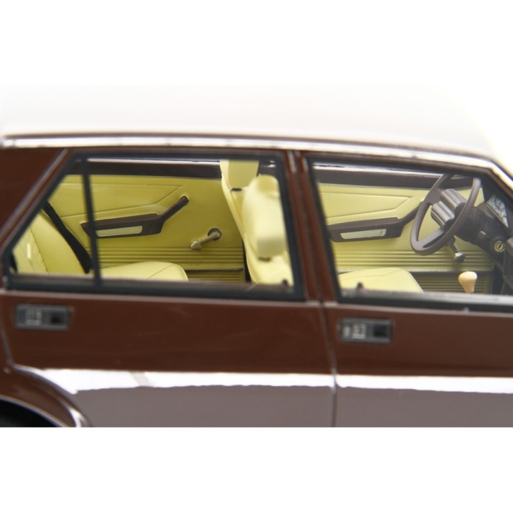 Alfa Romeo Giulietta 1.6 1980 brown, Laudoracing-Model 1/18 scale