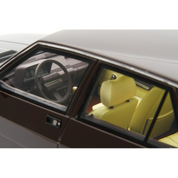 Alfa Romeo Giulietta 1.6 1980 brown, Laudoracing-Model 1/18 scale
