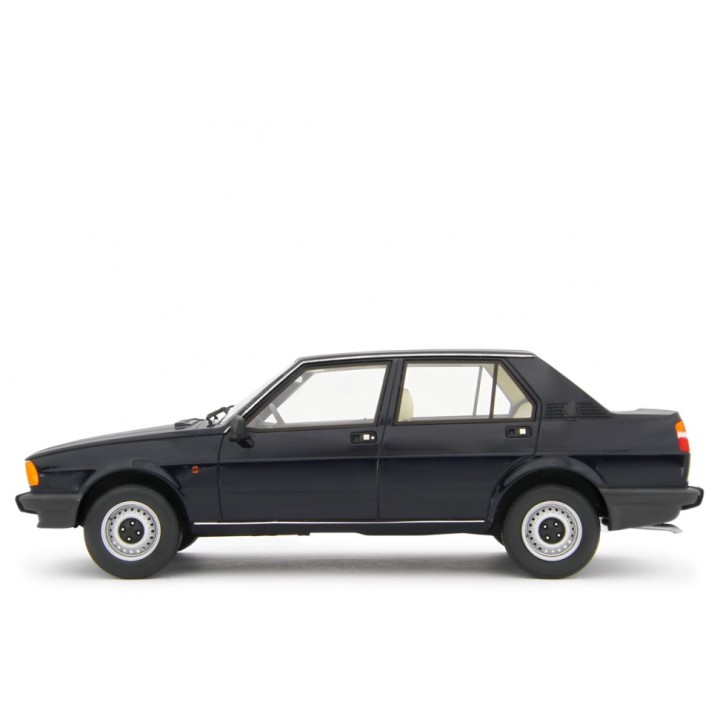 Alfa Romeo Giulietta 1.6 1980 blue, Laudoracing-Model 1/18 scale