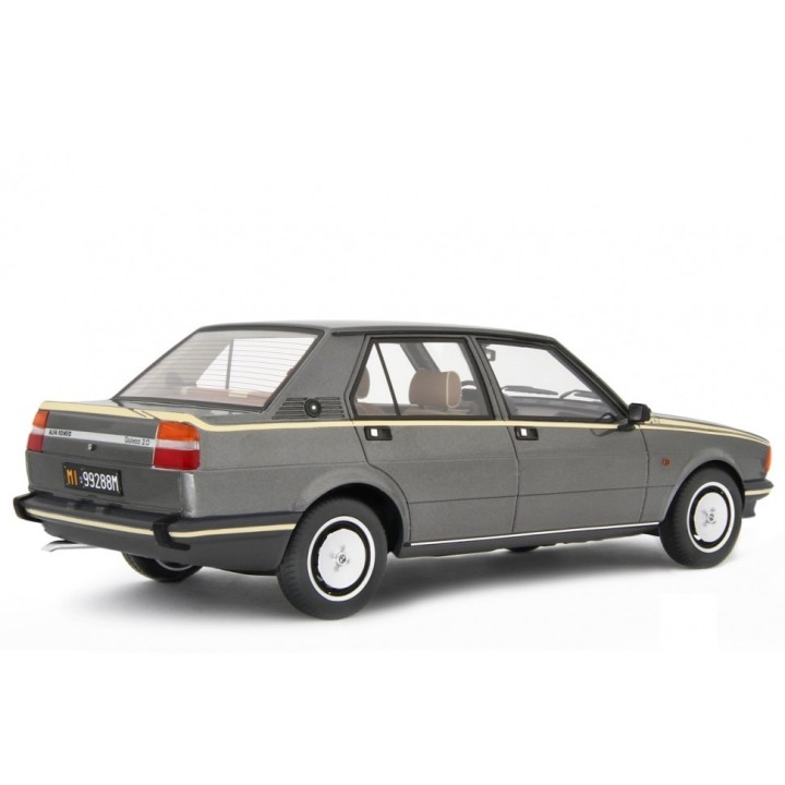Alfa Romeo Giulietta 2.0 Super 1981 silver, Laudoracing-Model 1/18 scale