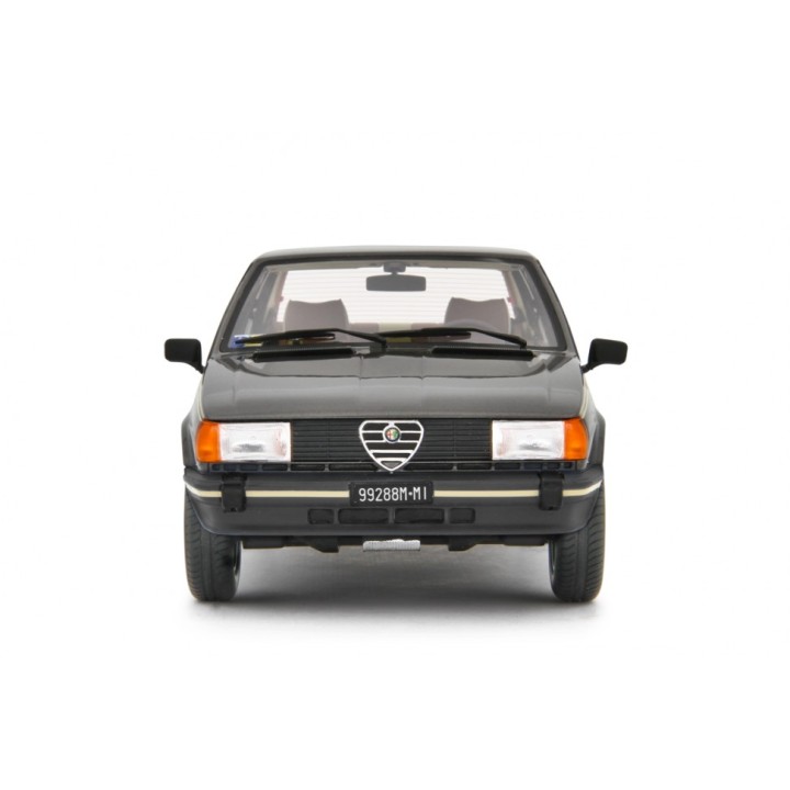 Alfa Romeo Giulietta 2.0 Super 1981 silver, Laudoracing-Model 1/18 scale