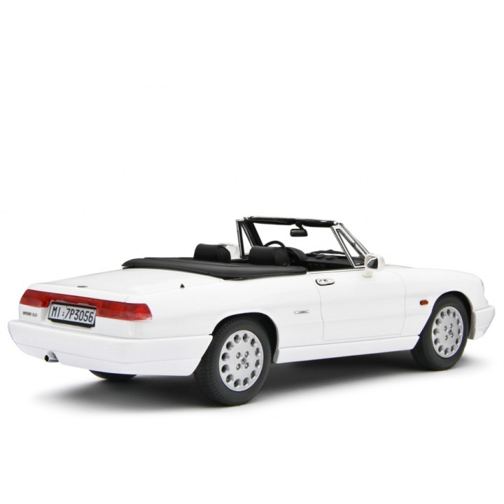 Alfa Romeo Spider 1.6 - 2.0i 1990 white, Laudoracing-Model 1/18 scale