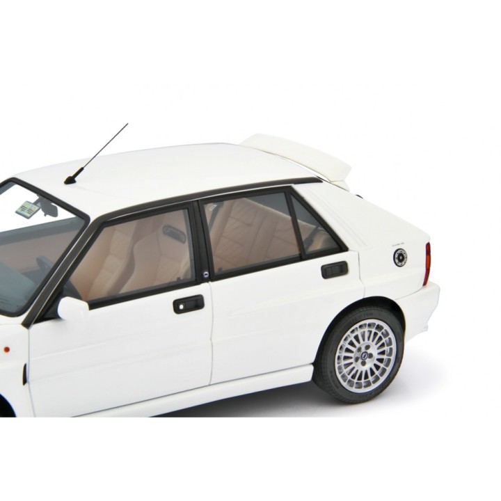 Lancia Delta HF Integrale Evo II 1992 white, Laudoracing-Model 1/18 scale