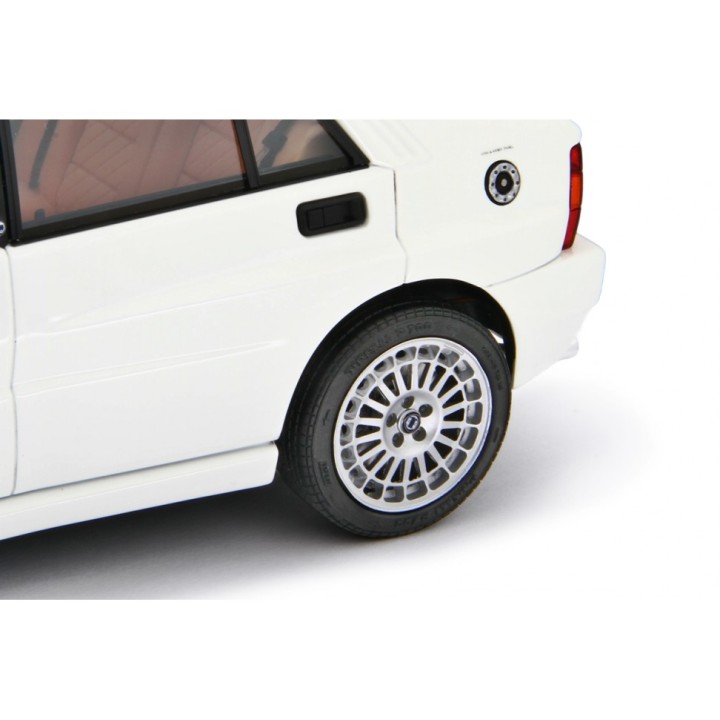 Lancia Delta HF Integrale Evo II 1992 white, Laudoracing-Model 1/18 scale