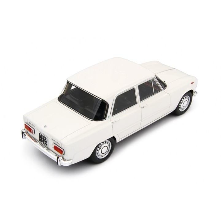 Alfa Romeo Giulia Super 1969 white, Laudoracing-Model 1/18 scale