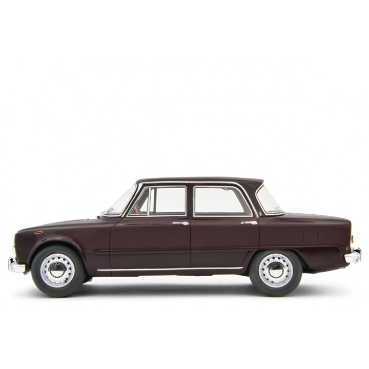 Alfa Romeo Giulia Super 1969 red, Laudoracing-Model 1/18 scale