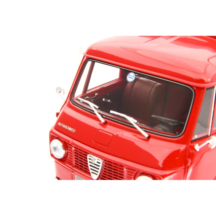 Alfa Romeo F12 Autocarro Tetto Sopralzato 1967 red, Laudoracing-Model 1/18