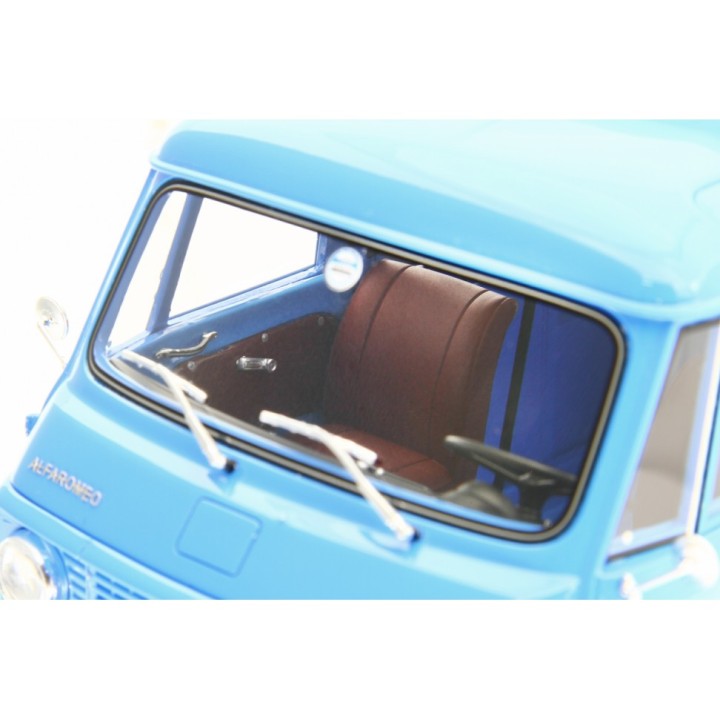 Alfa Romeo F12 Autocarro Tetto Sopralzato 1967 blue, Laudoracing-Model 1/18