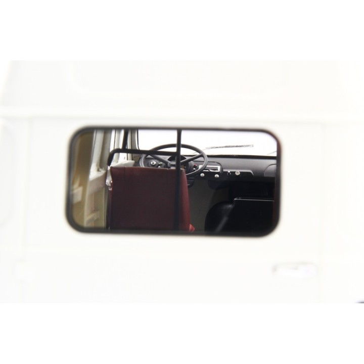 Alfa Romeo F12 Autocarro Tetto Sopralzato 1967 bílá, Laudoracing-Model 1:18