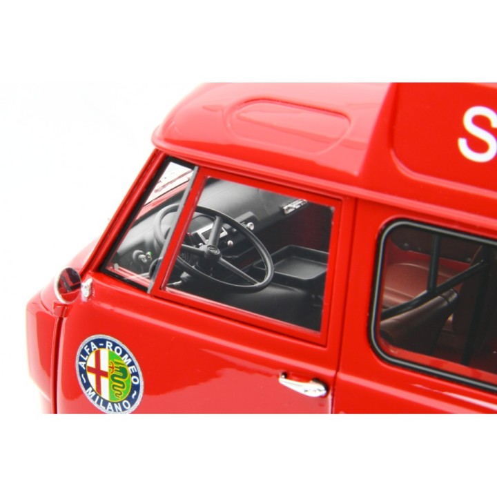 Alfa Romeo F12 Autocarro Tetto Sopralzato Servizio Corse 1967 červená, Laudoracing-Model 1:18