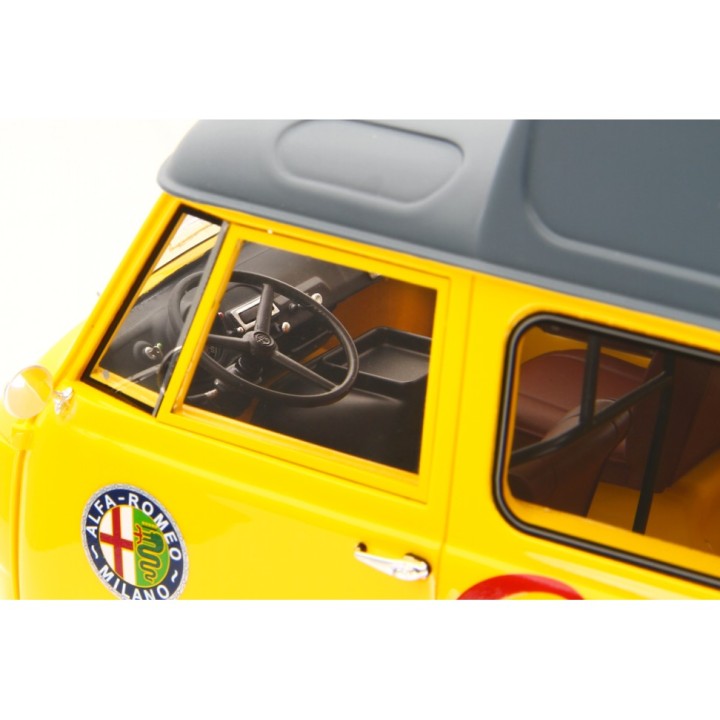 Alfa Romeo F12 Autocarro Tetto Sopralzato Assistenza Clienti 1967 yellow, Laudoracing-Model 1/18